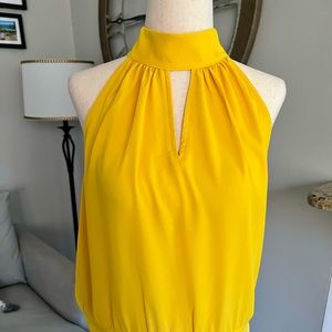 *NWT* TULIP YELLOW razorback sleeveless blouse by THE LIMITED: Size S